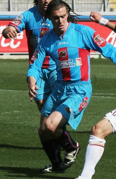Catania-06-07-LEGEA-uniform-stripe-light blue-black.JPG