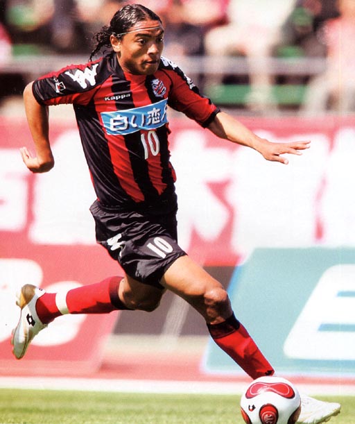 Consadole-07-08-Kappa-home-stripe-black-red.JPG