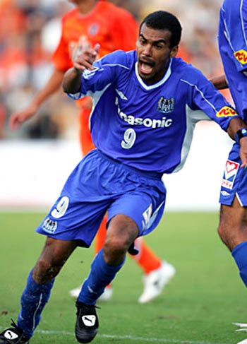GAMBA-05-06-UMBRO-away-blue-blue-blue.JPG