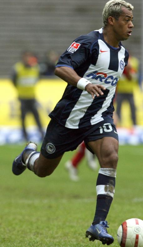 Hertha Berlin-05-06-NIKE-away-stripe-navy-navyJPG.JPG