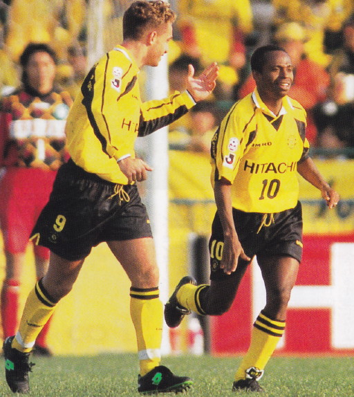 Kashiwa-Reysol-97-home-kit-yellow-black-yellow.jpg