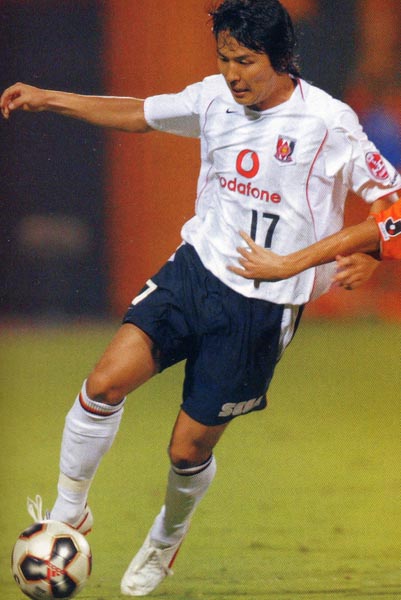 REDS-05-06-NIKE-away-white-navy-white.JPG