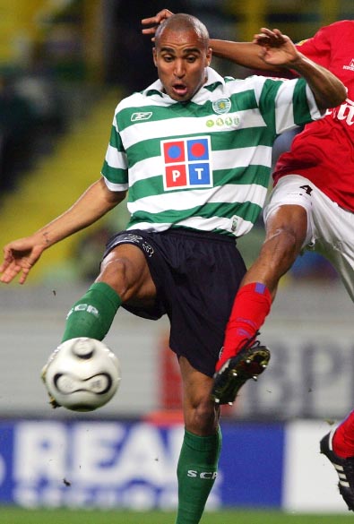SPORTING-05-06-Reebok-home-stripe-black-stripe.JPG