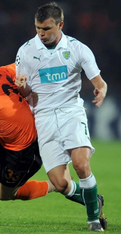 Sporting-08-09-PUMA-uniform-white-white-white.JPG